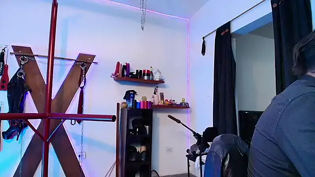 boy n girl online show from December 18, 9:58 am