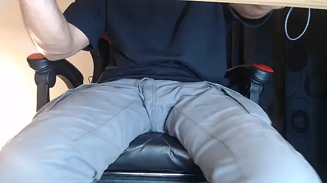 ErosFindomKing online show from November 17, 2:17 am