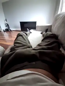 Snapshot of YourPersonall chatting on April 4, 5:10 pm YourPersonall online show from April 4, 5:10 pm