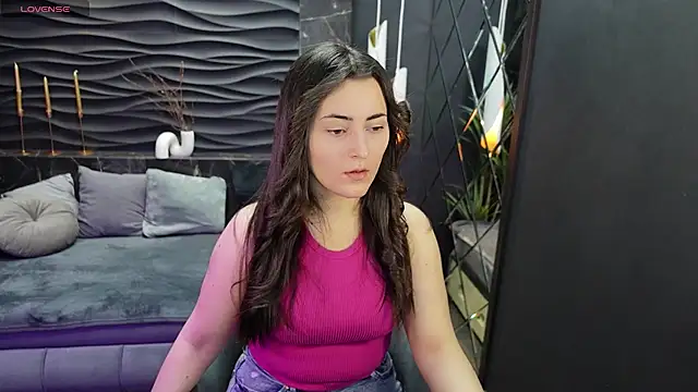 KylieMellow online show from February 15, 6:02 am