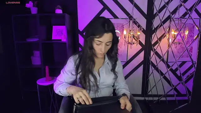 KylieMellow online show from February 17, 1:32 pm