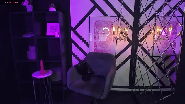 KylieMellow online show from February 17, 4:37 pm