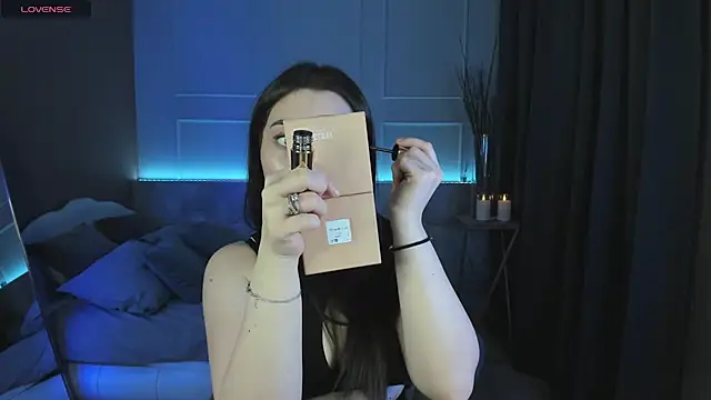 KylieMellow online show from February 21, 12:17 pm