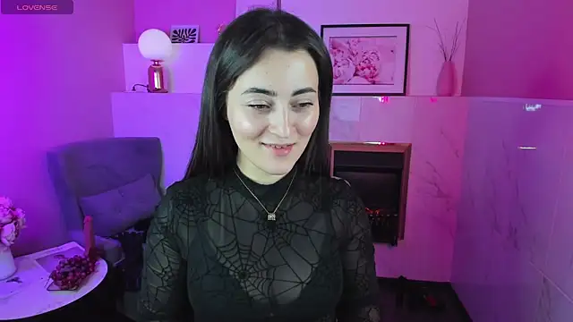 KylieMellow online show from February 26, 8:37 am