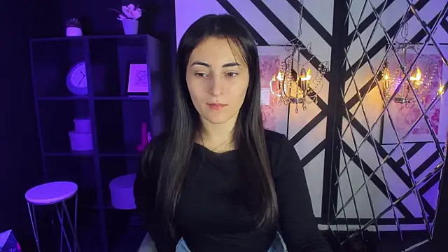 KylieMellow online show from March 11, 5:38 am