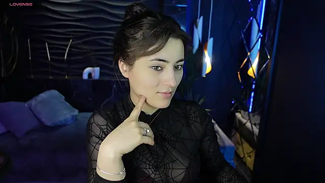 KylieMellow online show from March 15, 12:02 pm