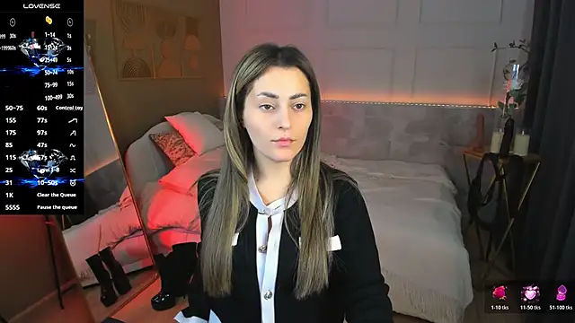 KylieMellow online show from April 8, 5:18 am