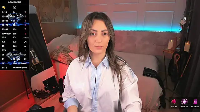 KylieMellow online show from June 27, 5:45 am