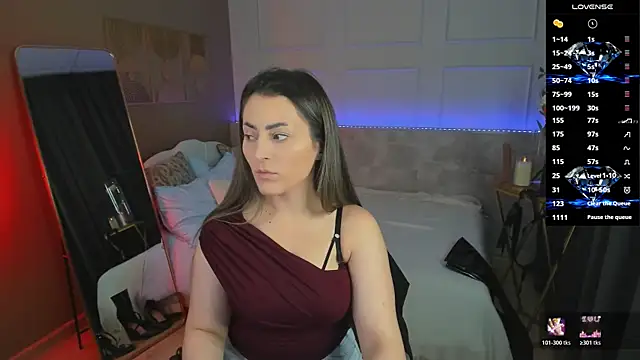 KylieMellow online show from July 4, 5:24 am