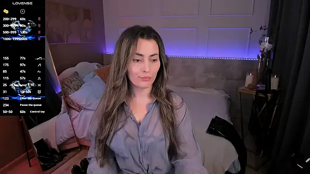 KylieMellow online show from July 13, 5:32 am