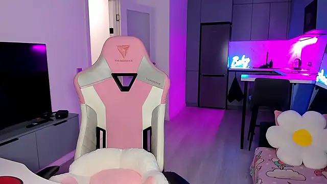 wow lovie online show from February 11, 4:28 am