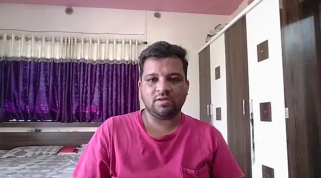 Snapshot of dhruv_love chatting on February 18, 5:09 am dhruv love online show from February 18, 5:09 am
