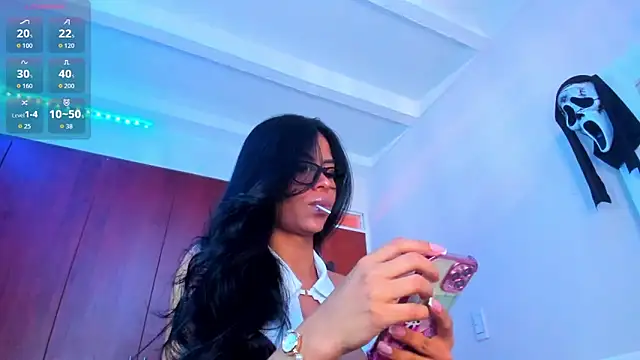 Snapshot of divinesalome chatting on October 4, 7:45 pm divinesalome online show from October 4, 7:45 pm