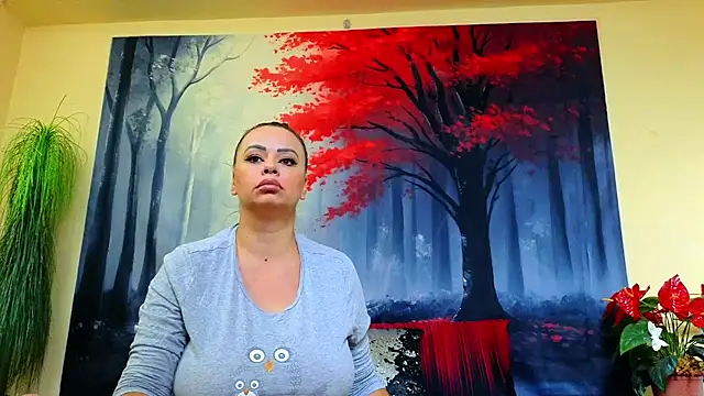 ElizabethEven online show from October 1, 6:36 pm