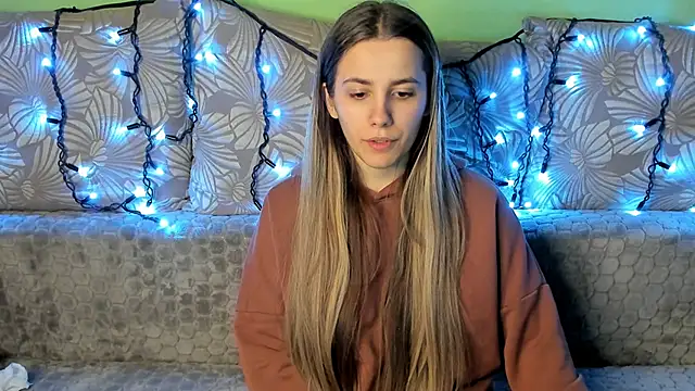 MaggieCake online show from December 26, 3:59 am