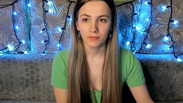 MaggieCake online show from February 9, 1:22 am