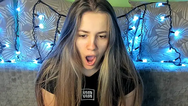 MaggieCake online show from February 23, 5:12 am