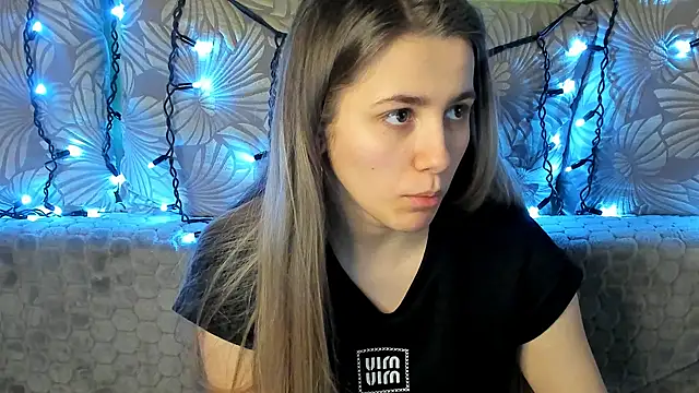 MaggieCake online show from February 23, 8:49 am