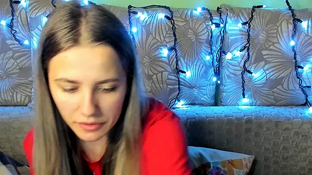 MaggieCake online show from October 31, 3:40 am