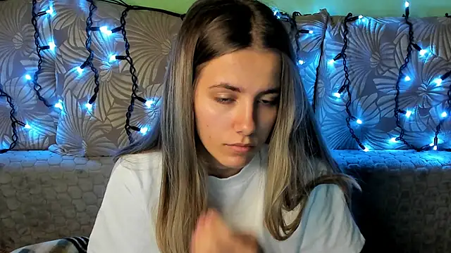 MaggieCake online show from November 11, 3:39 am