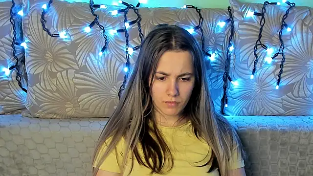 MaggieCake online show from February 17, 3:47 am