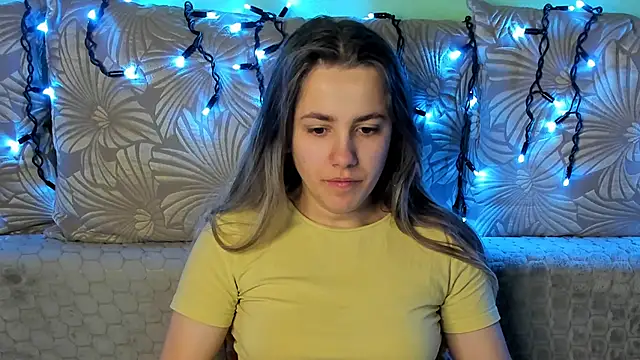 MaggieCake online show from February 18, 2:40 am