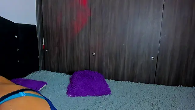 Rainnbow  online show from December 14, 6:02 am