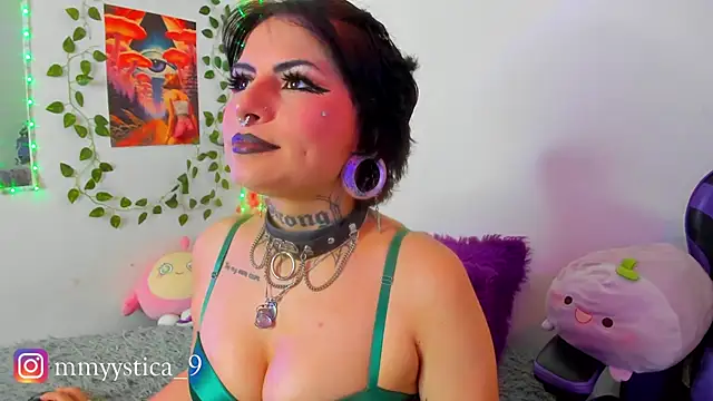 Rainnbow  online show from March 11, 7:36 am