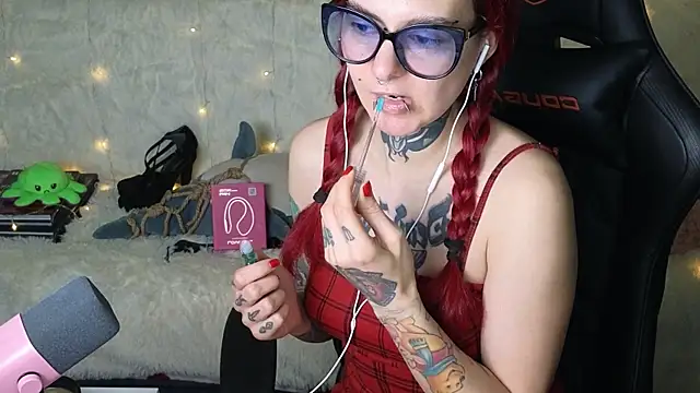 Ginger Stay online show from October 23, 2:00 am