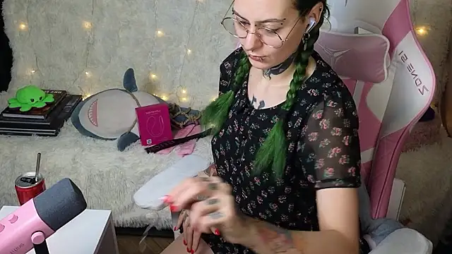 Snapshot of Ginger_Stay chatting on January 19, 10:52 am Ginger Stay online show from January 19, 10:52 am