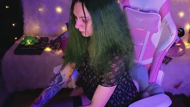 Snapshot of Ginger_Stay chatting on February 19, 7:54 pm Ginger Stay online show from February 19, 7:54 pm