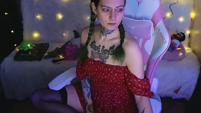 Snapshot of Ginger_Stay chatting on February 23, 10:12 am Ginger Stay online show from February 23, 10:12 am