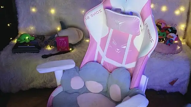 Snapshot of Ginger_Stay chatting on February 26, 7:02 pm Ginger Stay online show from February 26, 7:02 pm