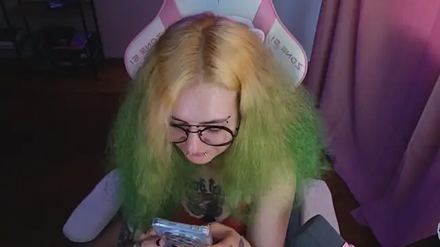 Snapshot of Ginger_Stay chatting on June 28, 8:53 am Ginger Stay online show from June 28, 8:53 am