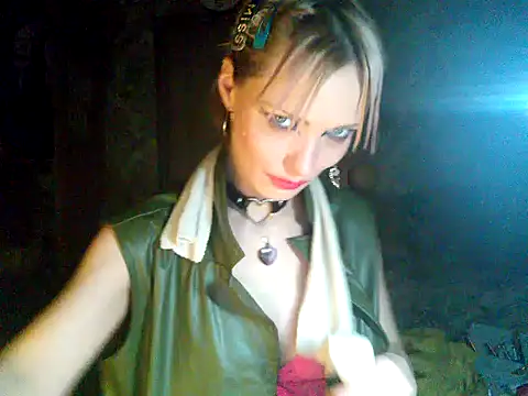 WildMissNiks online show from December 16, 3:54 pm