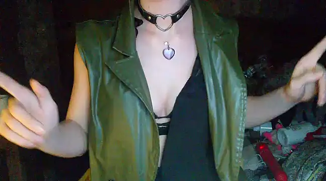 WildMissNiks online show from December 17, 3:39 pm