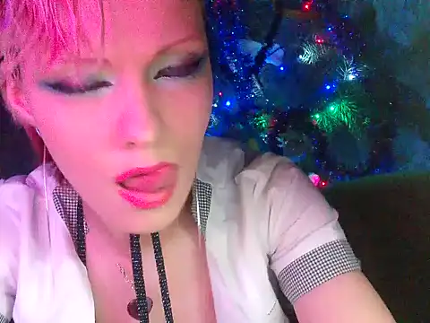 WildMissNiks online show from December 24, 2:44 pm
