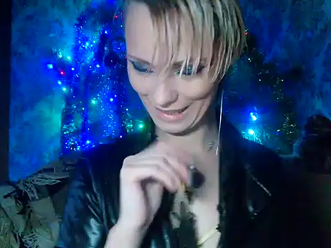 WildMissNiks online show from December 28, 10:58 am