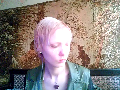 WildMissNiks online show from February 3, 8:13 am