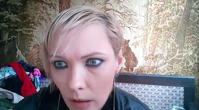 WildMissNiks online show from March 2, 10:35 am