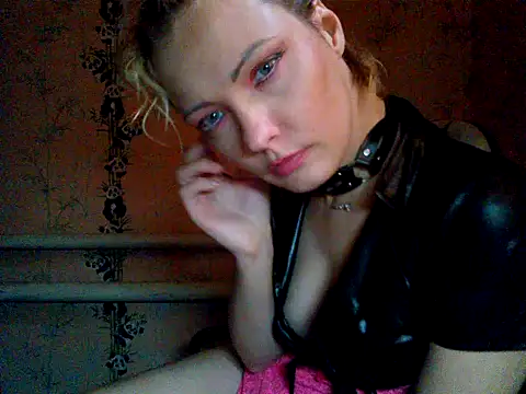 WildMissNiks online show from October 24, 9:06 am