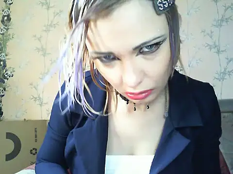 WildMissNiks online show from April 16, 6:58 am