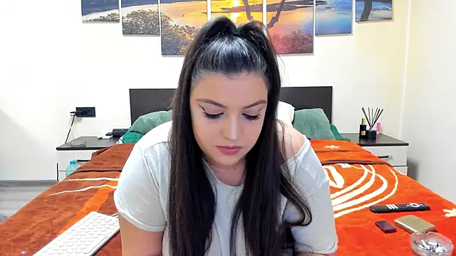 Snapshot of adelline chatting on January 16, 12:55 am adelline online show from January 16, 12:55 am