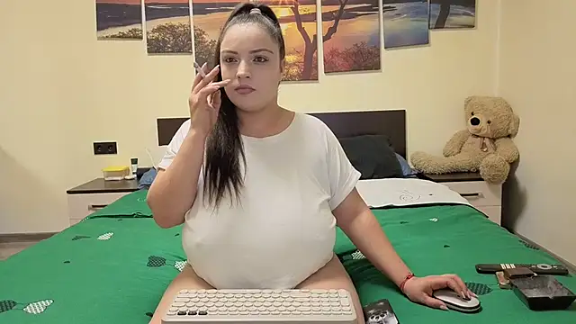 adelline online show from March 25, 9:32 pm