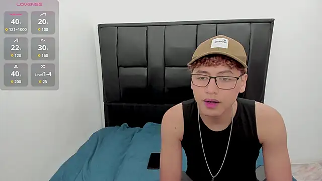 Snapshot of javieryalejandro chatting on October 13, 8:09 pm javieryalejandro online show from October 13, 8:09 pm