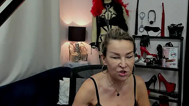 crystaLUX online show from January 7, 5:33 am