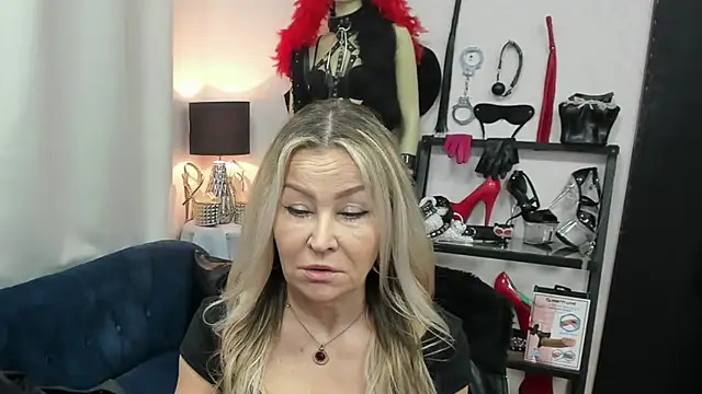 crystaLUX online show from April 3, 4:32 am