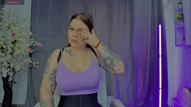 Raven Luna online show from January 10, 7:25 am