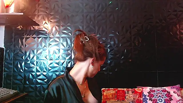 PINK  LOLA1 online show from March 6, 11:56 pm