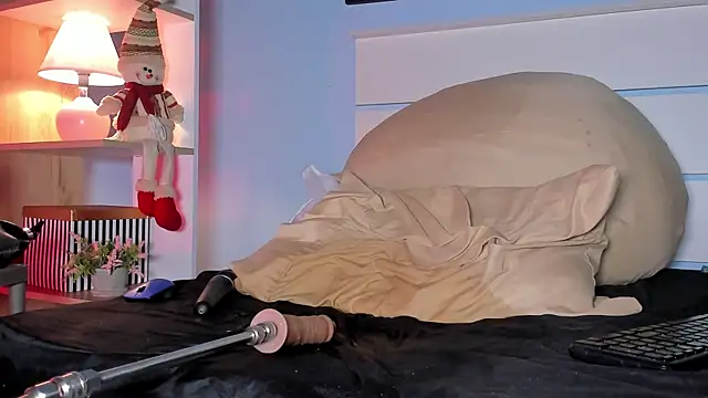 alicialittle online show from December 18, 11:08 pm